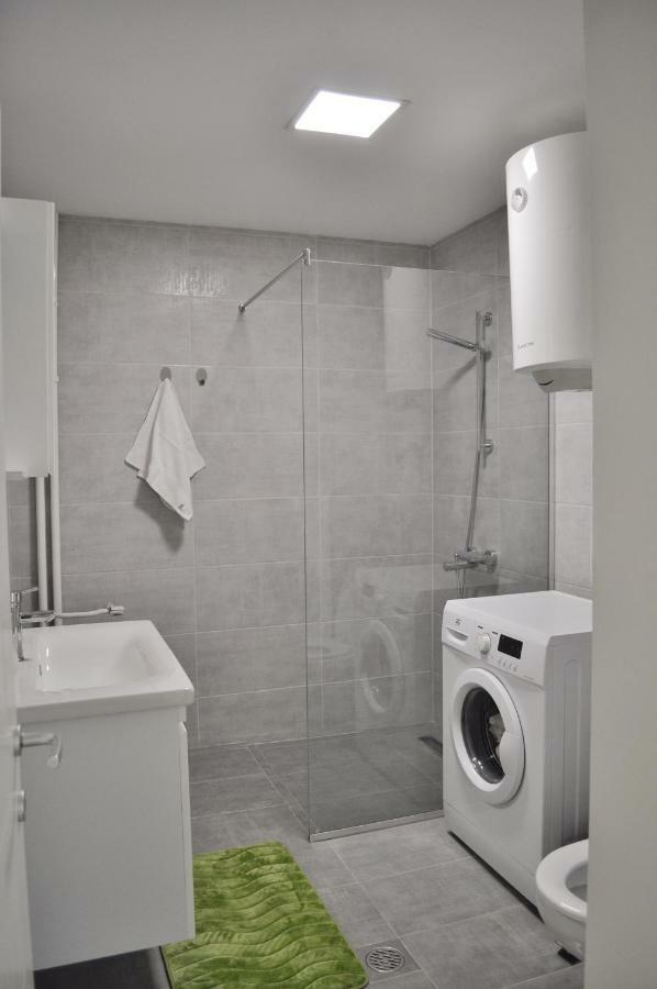 Center Apartments Skopje Bagian luar foto